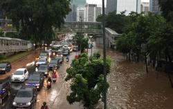 Hujan Deras di Jakarta Ganggu Operasional KRL