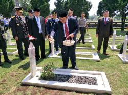 Hargai Jasa Pahlawan, Aher Ajak Generasi Muda Terus Ukir Prestasi 