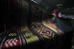 Warna-Warni Kain Ulos Sumatera Utara Buatan Bandung