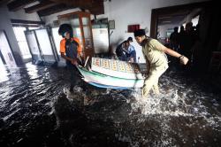 Sebagian Koleksi Bersejarah Museum Bahari Berhasil Diselamatkan