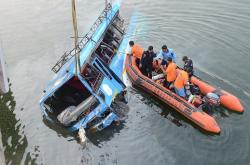 Bus Tercebur ke Sungai, 36 Penumpang Tewas