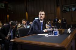 Data Pengguna Bocor, Bos Facebook Grogi saat Bersaksi di Depan Senator AS