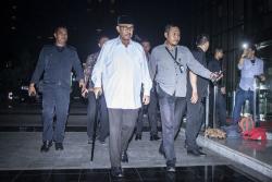 Bupati Bandung Barat Tiba di KPK, Uang Rp435 Juta Disita