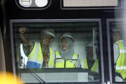 Anies Ditemani Anak Tinjau Gerbong MRT di Depo Lebak Bulus