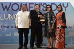 Berprestasi, Sri Mulyani Dapat Penghargaan dari DPR 