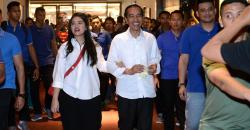 Usai Nonton Dilan 1990, Presiden Jokowi Rindu Berat dengan Iriana