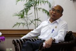 Eka Kurniawan Tolak Anugerah Kebudayaan dari Kemendikbud, Begini Reaksi Muhadjir