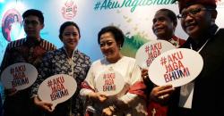 Presiden Jokowi dan Wapres JK Nikmati Teater Kebangsaan HUT Megawati