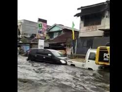 Citepus Meluap, Kota Bandung Dikepung Banjir