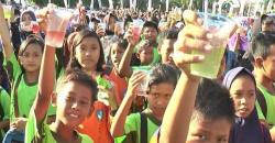Aksi Massal 20.000 Pelajar Minum Jamu Tradisional Pecahkan Rekor MURI