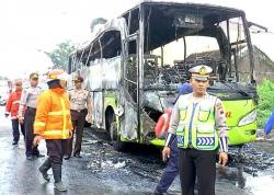 Bus Rombongan Wisata SD Sidoarjo Terbakar di Jalan Jogja-Solo