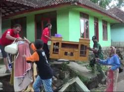 31 Kepala Keluarga di Tasikmalaya Mengungsi Akibat Longsor 