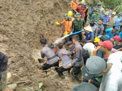 Siklon Dahlia Menjauh, Cuaca Ekstrem Masih Mengintai