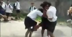Video Siswi SMK Duel Hebohkan Warga Sumba Timur