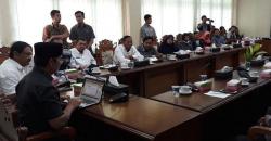 Omset Menurun Pascapenutupan Jalan Deandels, Warga Mengadu ke Bupati