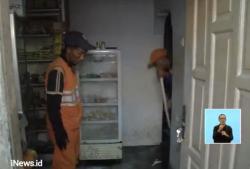 Pascatanggul Jati Padang Jebol, Warga Kembali Bersihkan Rumah