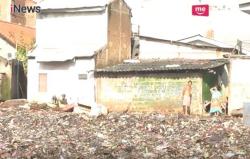 Tumpukan Sampah Menggunung di Bekas Empang Daerah Kelapa Gading