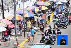Kondisi Semrawut, Trotoar di Jatinegara Dipenuhi PKL