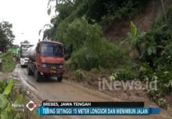 Hujan Deras, Longsor Timbun Jalur Utama Tegal-Purwokerto