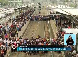 Pembagian Jalur Sebabkan Kepadatan Penumpang KRL di Stasiun Duri