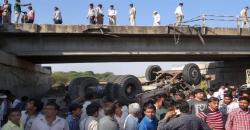 Truk Angkut Rombongan Pesta Pernikahan Masuk Sungai, 21 Orang Tewas