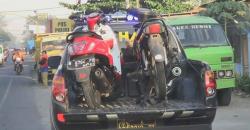 Ngebut di Lalin Padat, Pengendara Motor Tewas Terlindas Truk