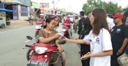 Warga Gembira Dapat Takjil Gratis dari Perindo Pemalang