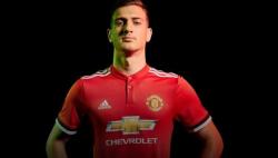 Resmi Berseragam Manchester United, Dalot Tak Sabar Lakoni Debut