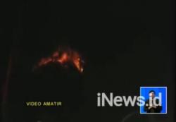 Video Amatir Detik-Detik Erupsi Gunung Agung