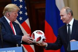 Ternyata Bola Hadiah Putin untuk Donald Trump Ada Chip-nya