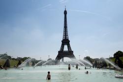 Karyawan Mogok, Menara Eiffel Ditutup