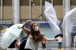 Jepang Diterjang Badai Shanshan, 4 Orang Luka