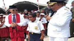 Joni Kalla, Si Pemanjat Tiang Bendera Dapat Prioritas Masuk TNI