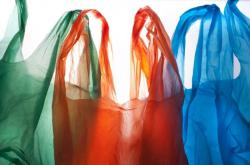Penerapan Cukai Kantong Kresek Terganjal Pembahasan Aturan
