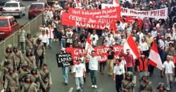 Imparsial : Sumpah Pocong Tak Selesaikan Kasus Pelanggaran HAM 1998