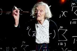 Salut, Ilmuwan Wanita Ini Tetap Geluti Matematika di Usia 88 Tahun