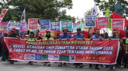Tolak UMP 2019, Ratusan Buruh Geruduk Kantor Gubernur Sumatera Utara