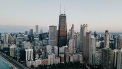 Ajaib, 6 Orang Selamat Setelah Lift Terjun 84 Lantai di Gedung Chicago