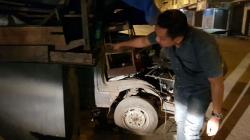Warga Geger Dengar Suara Tangisan Bayi dalam Bangkai Mobil di Medan