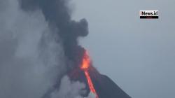 Begini Dahsyatnya Gunung Anak Krakatau Semburkan Lava Merah dan Awan Panas