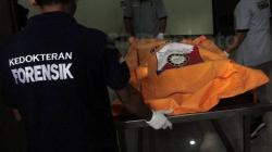4 Jenazah Korban Pembunuhan di Bojong Dibawa ke Ruang Autopsi RS Polri
