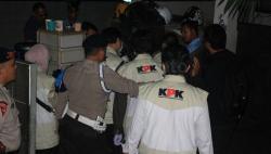 Turut Ditangkap KPK, Suami Eni Saragih Jalani Pemeriksaan 