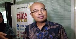 Desmond Mahesa Akan Dimakamkan di Karawang Siang Ini