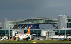 2 Bandara Terbesar di Inggris Beli Sistem Anti-Drone Kelas Militer