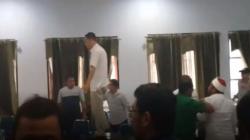 Rapat Internal DPRD Bombana Sultra Ricuh, Ketua Dewan Cabut Badik