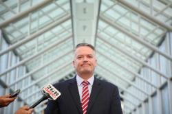 Menkeu Australia Habiskan Rp400 Juta Naik Pesawat Militer Sendirian