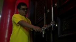 Jelang Imlek, Ruang Ibadah Klenteng Kwan Sing Bio Tuban Disegel