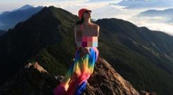 5 Fakta Gigi Wu, Pendaki Gunung Berbikini yang Tewas Jatuh ke Jurang