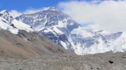 China Tutup Pangkalan Pendakian Everest untuk Para Wisatawan