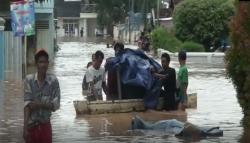 Banjir Parah, Ribuan Warga di Lampung Utara Mengungsi ke Jalan